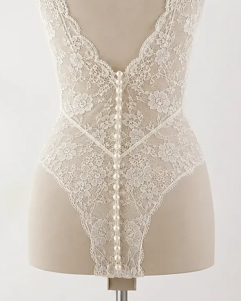 Second detail of the Luna di Miele Bridal Bodysuit: edges, seams and finish