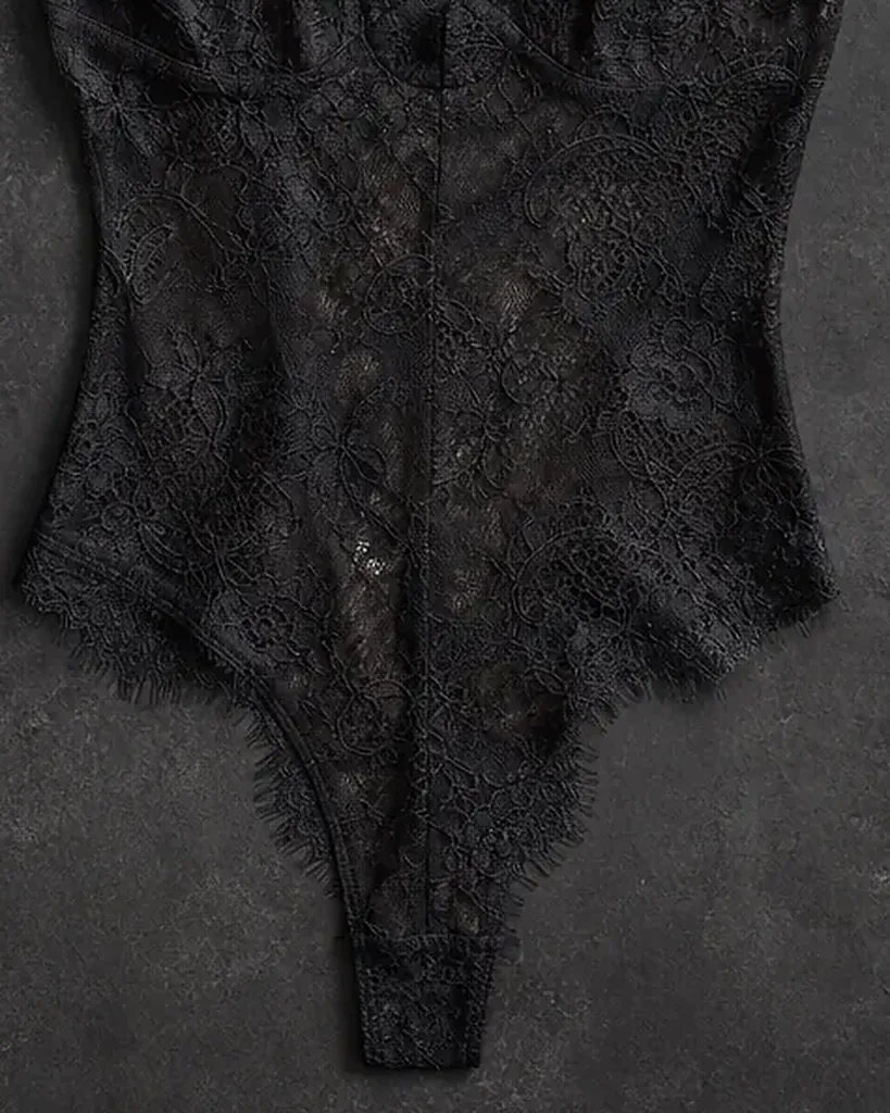 Second detail of the Velo Nero Plunge Bodysuit: edges, seams and finish